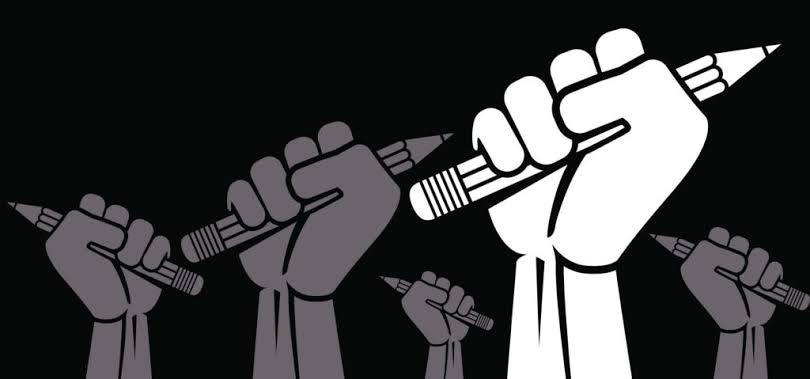 En una democracia quienes ejercen el poder toman decisiones deben rendir cuentas episode artwork